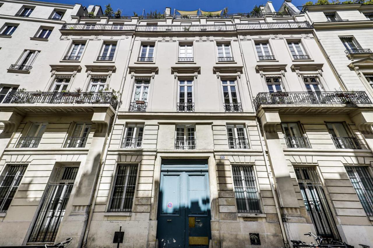 Modern French Studio In Paris Apartment Exterior foto